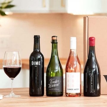 This Wine Delivery Service Will Brighten Anyone\'s Holidays