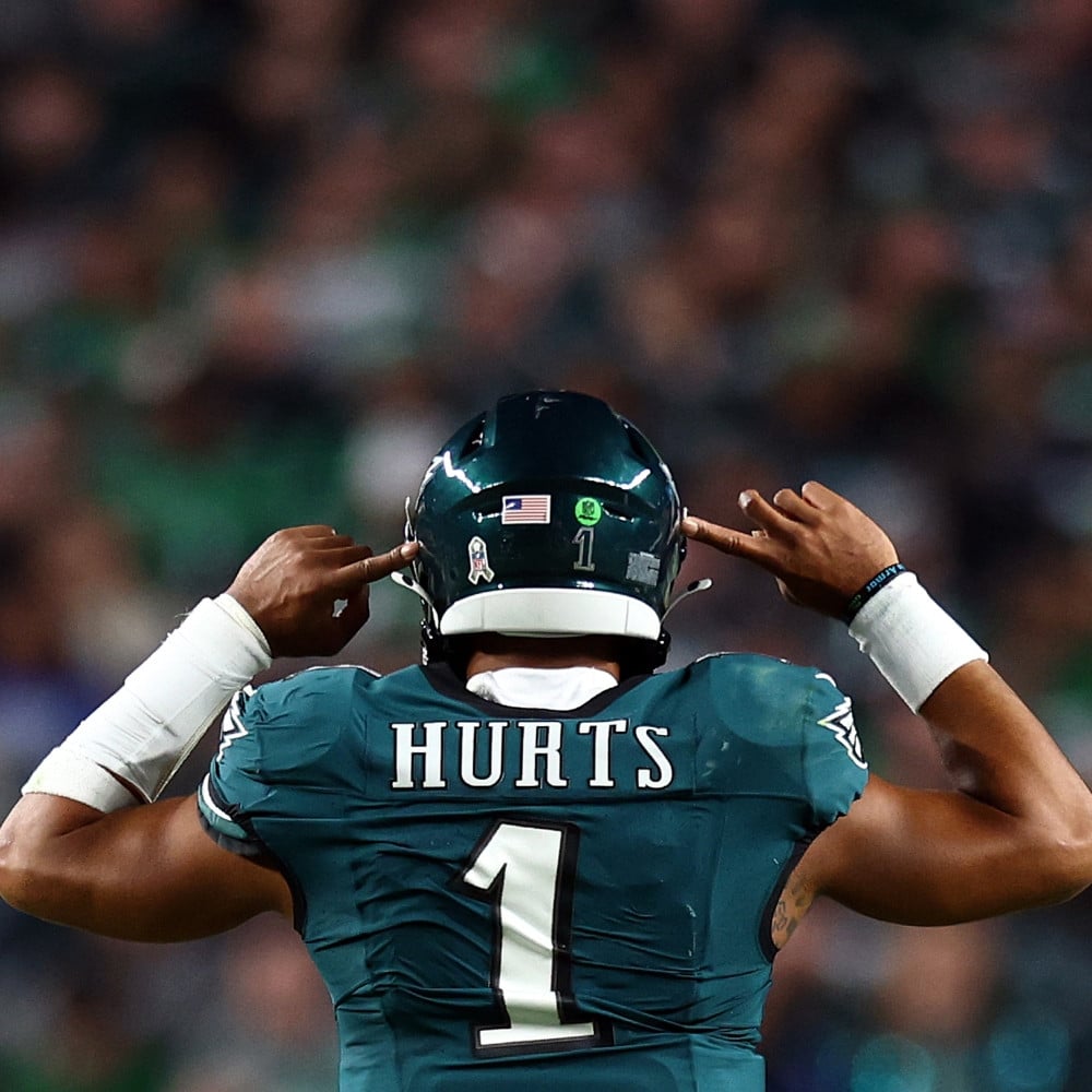 Which Fans Can Expect to Shell Out the Most on Clothing This Season?